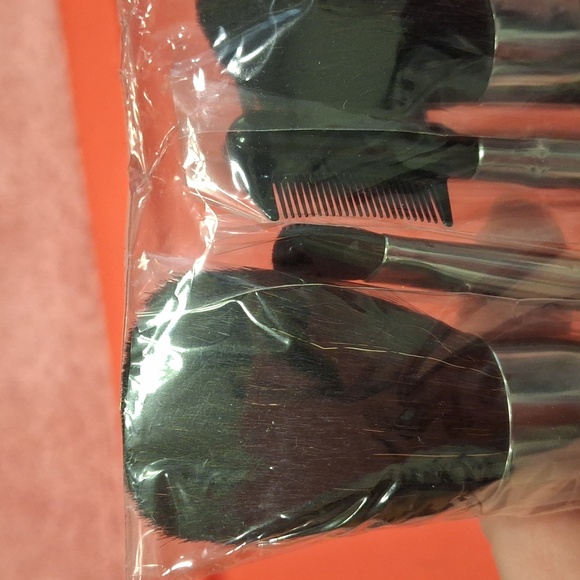 Mary Kay Essential Brush Collection set of 5 brushes. NWOT - Picture 3 of 8